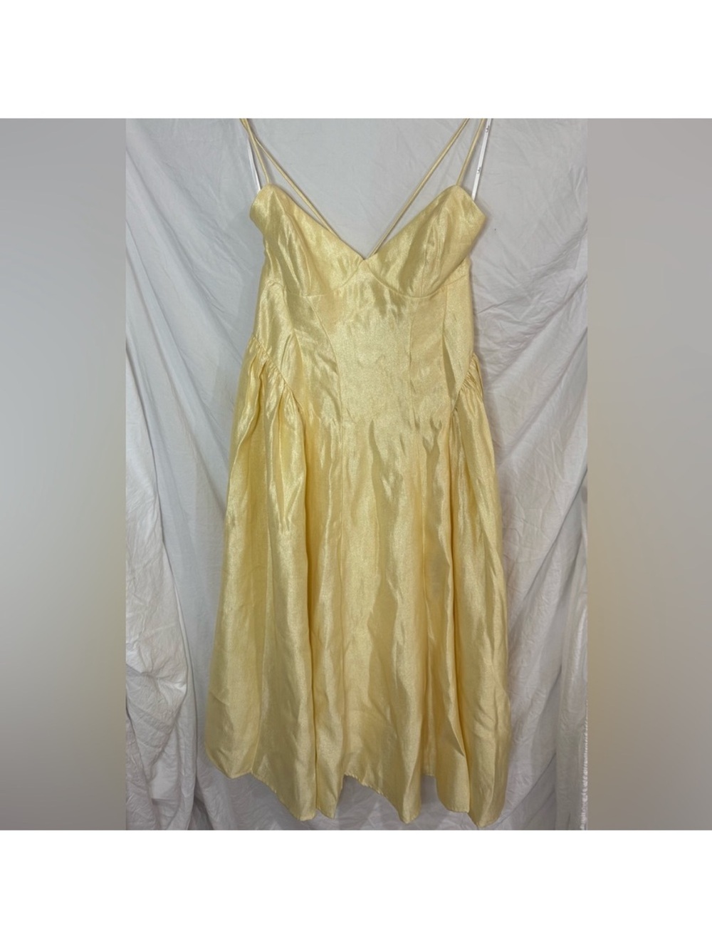 Elegant Pale Yellow Midi Dress with Spaghetti Straps - Picture 7 of 8